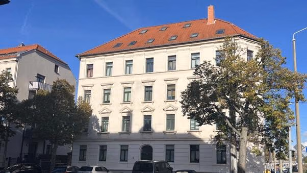 Bild einer Immobilie, die mit ThinkImmo gefunden wurde: 3-Zimmer-Wohnung in Leipziger Mehrfamilienhaus zu einem Kaufpreis von 130.000 Euro und einer Fläche von 72 m².