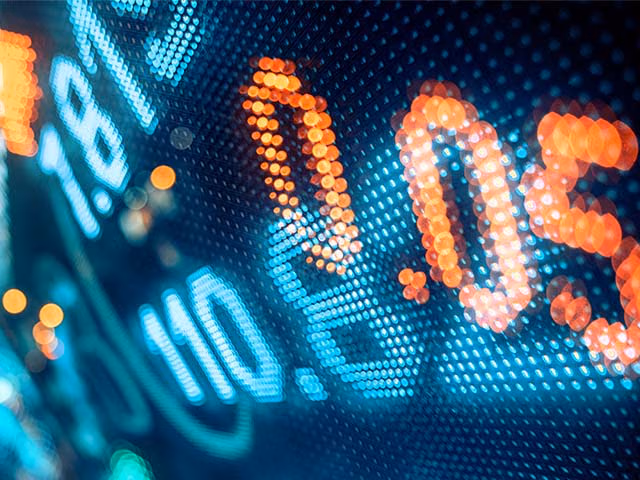 Digitale Anzeige mit Kurs- und Finanzmarktdaten.