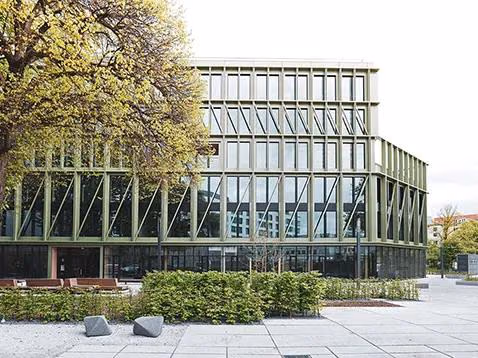 Außenansicht der Interhyp Niederlassung München, August-Everding-Straße 24