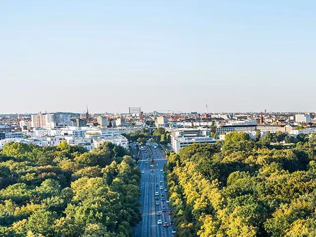 Überblick über eine Stadt.